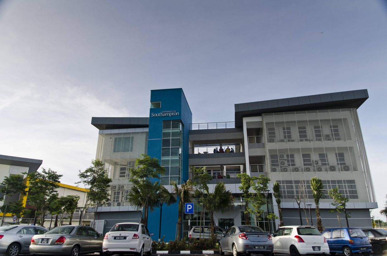 Campus thumbnail 3